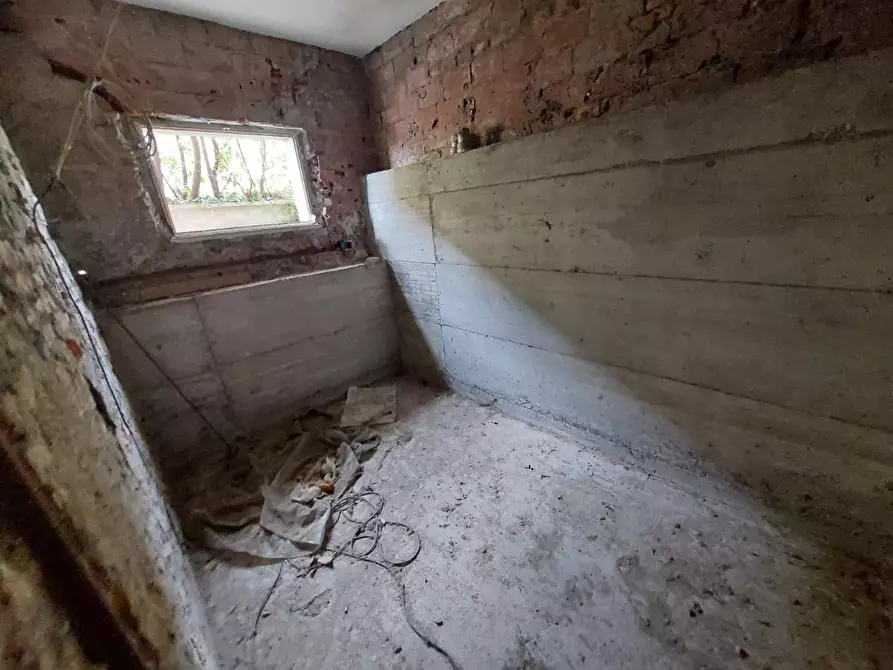 Immagine 17 di Villa in vendita  a Pontedera