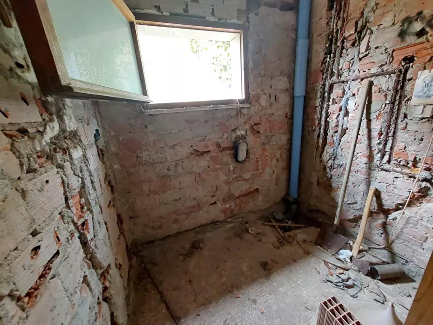 Immagine 18 di Villa in vendita  a Pontedera