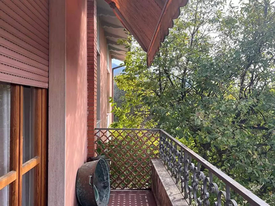 Immagine 1 di Casa indipendente in vendita  a Massa