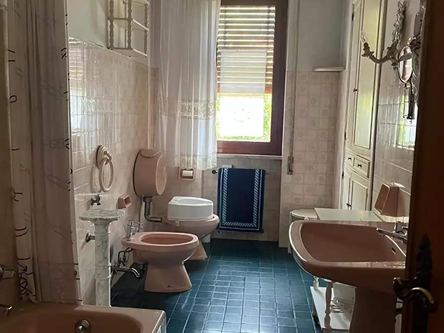 Immagine 10 di Casa indipendente in vendita  a Massa