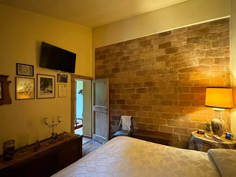 Immagine 10 di Casa colonica in vendita  a Capannori