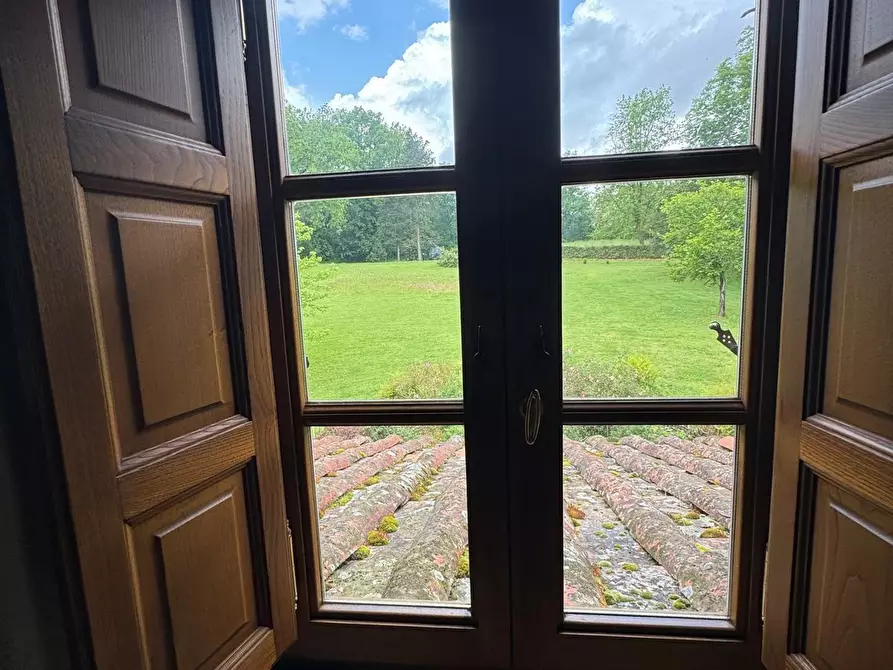Immagine 23 di Casa colonica in vendita  a Capannori
