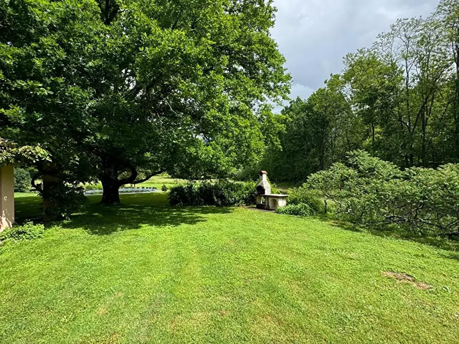 Immagine 63 di Casa colonica in vendita  a Capannori