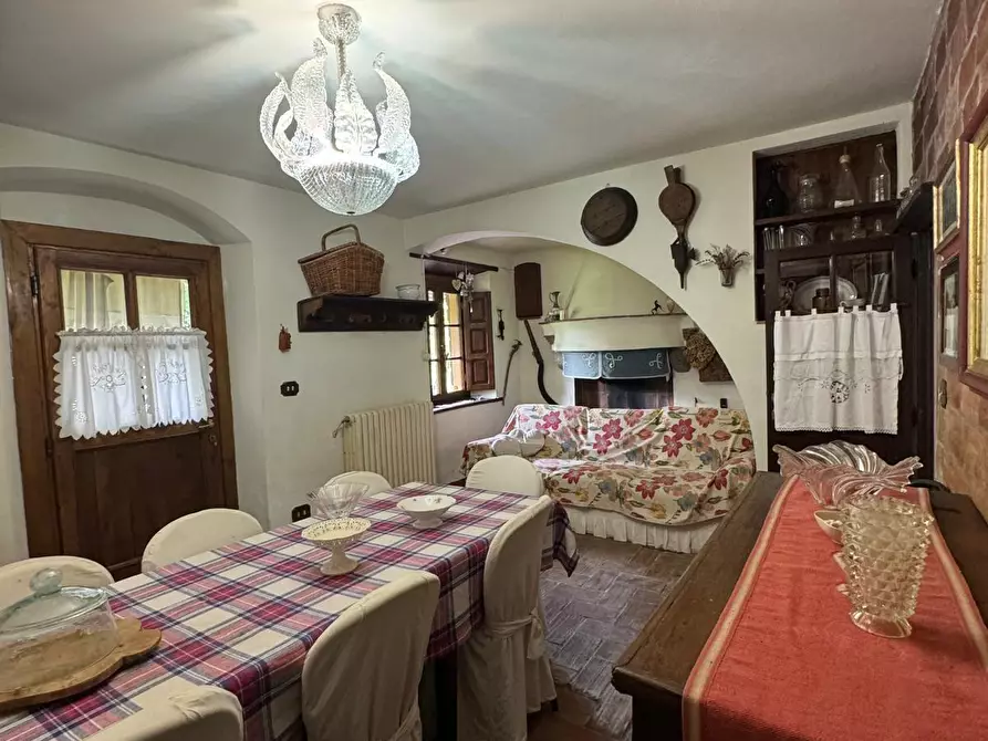 Immagine 33 di Casa colonica in vendita  a Capannori