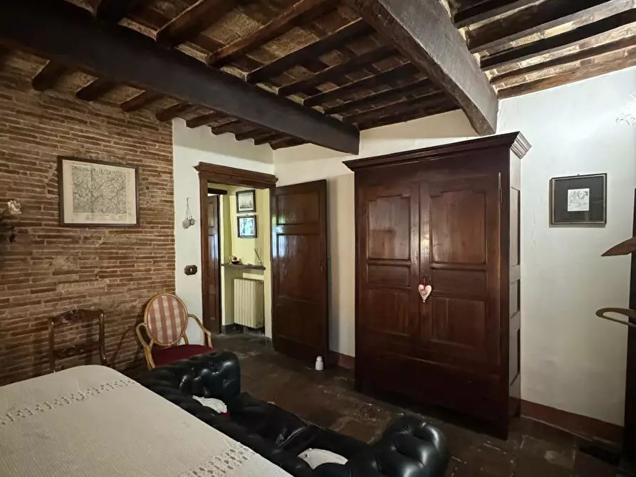 Immagine 25 di Casa colonica in vendita  a Capannori