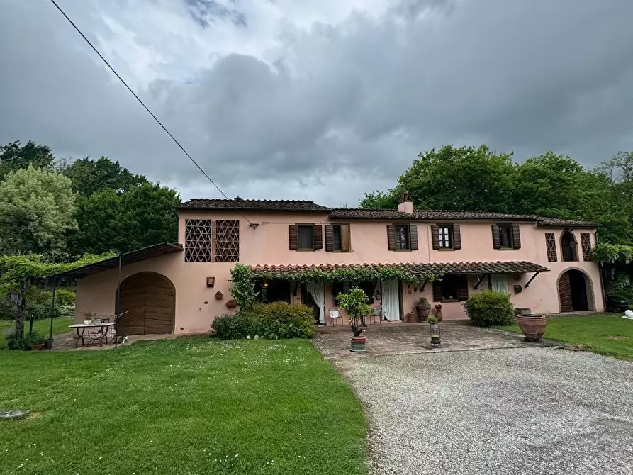 Immagine 69 di Casa colonica in vendita  a Capannori