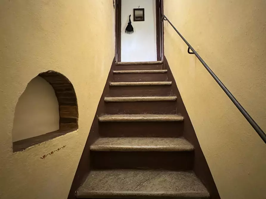 Immagine 5 di Casa colonica in vendita  a Capannori