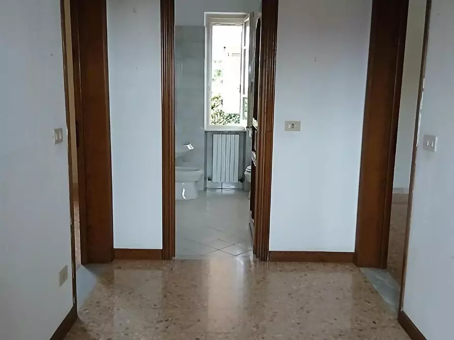 Immagine 7 di Casa bifamiliare in vendita  a Massa