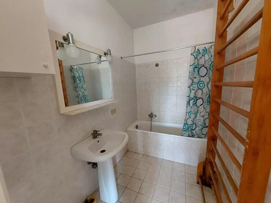 Immagine 10 di Appartamento in vendita  a Pontedera