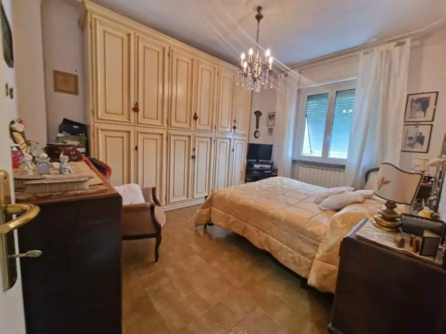 Immagine 10 di Appartamento in vendita  a Carrara