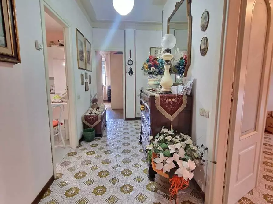 Immagine 3 di Appartamento in vendita  a Carrara