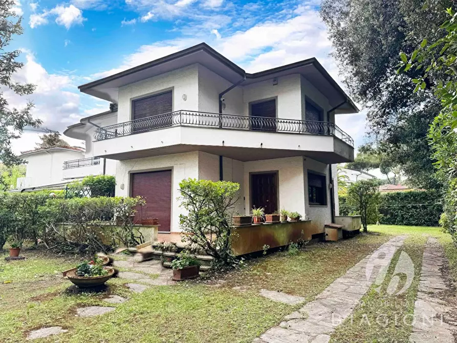 Immagine 4 di Casa bifamiliare in vendita  a Pietrasanta