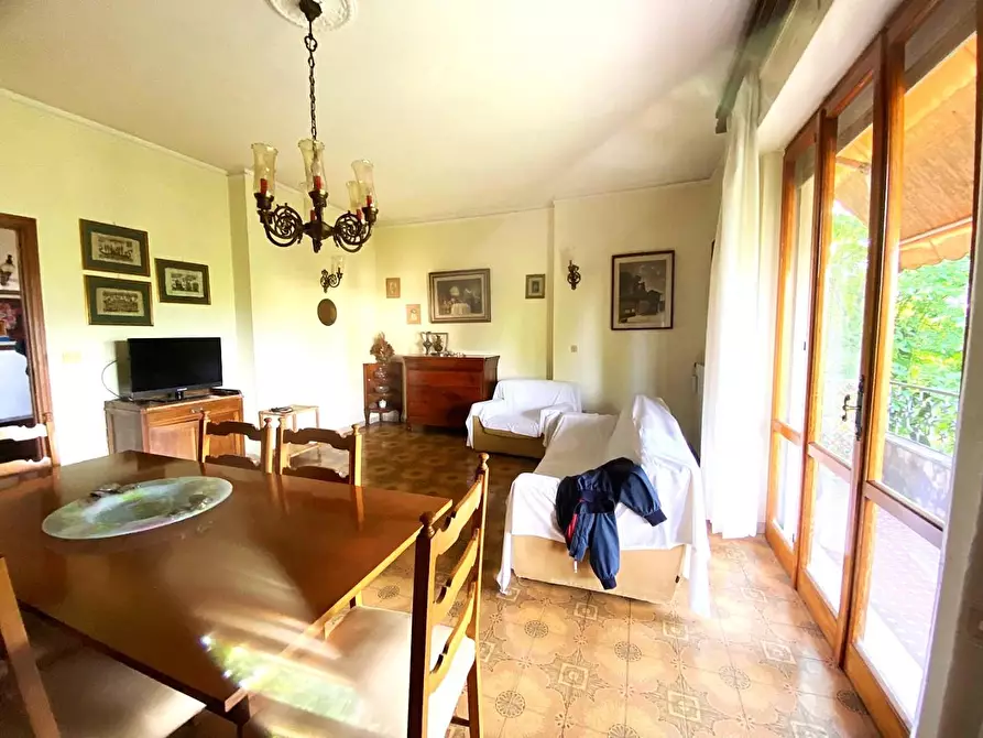 Immagine 3 di Villa in vendita  a Massa