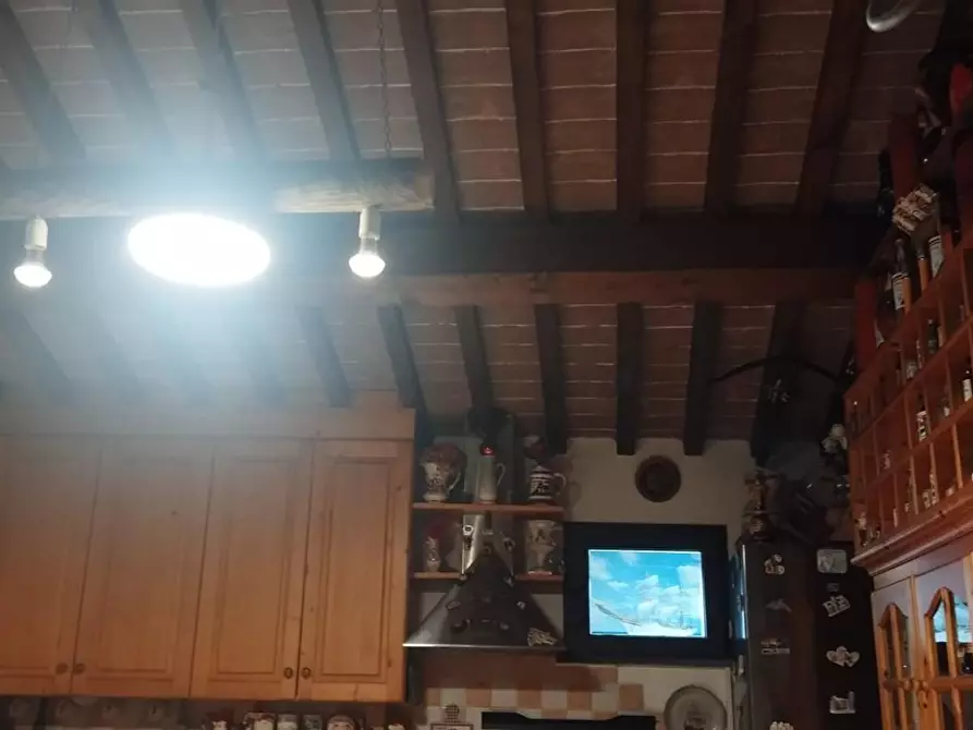 Immagine 4 di Villa in vendita  a Cascina