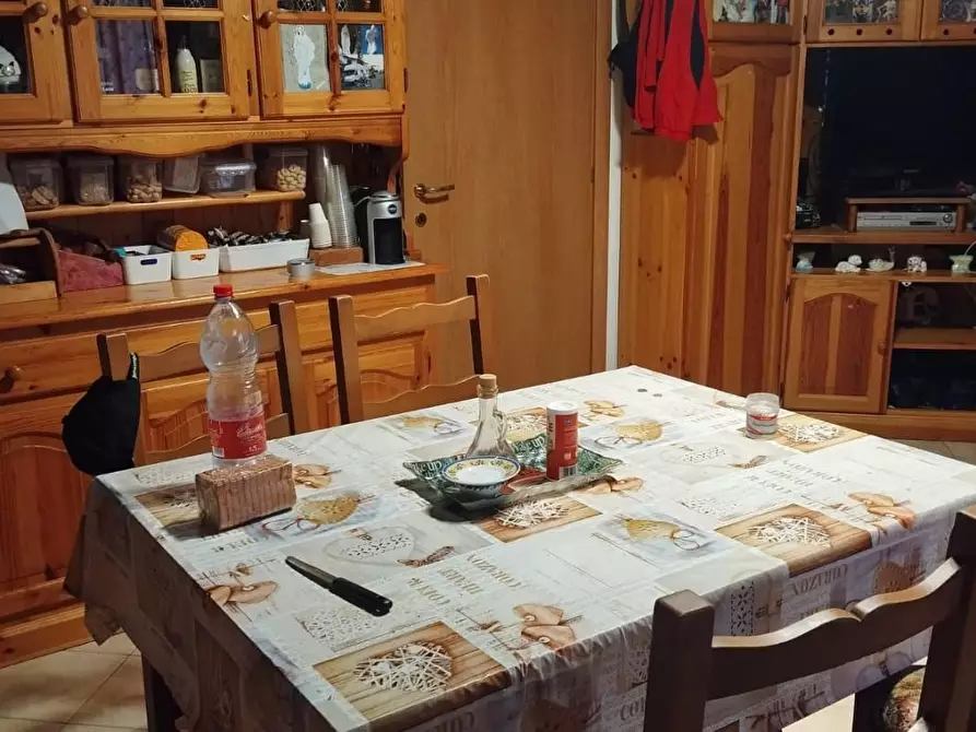 Immagine 6 di Villa in vendita  a Cascina