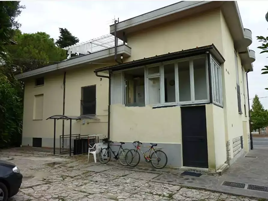 Immagine 2 di Villa in vendita  a Colle Di Val D'elsa