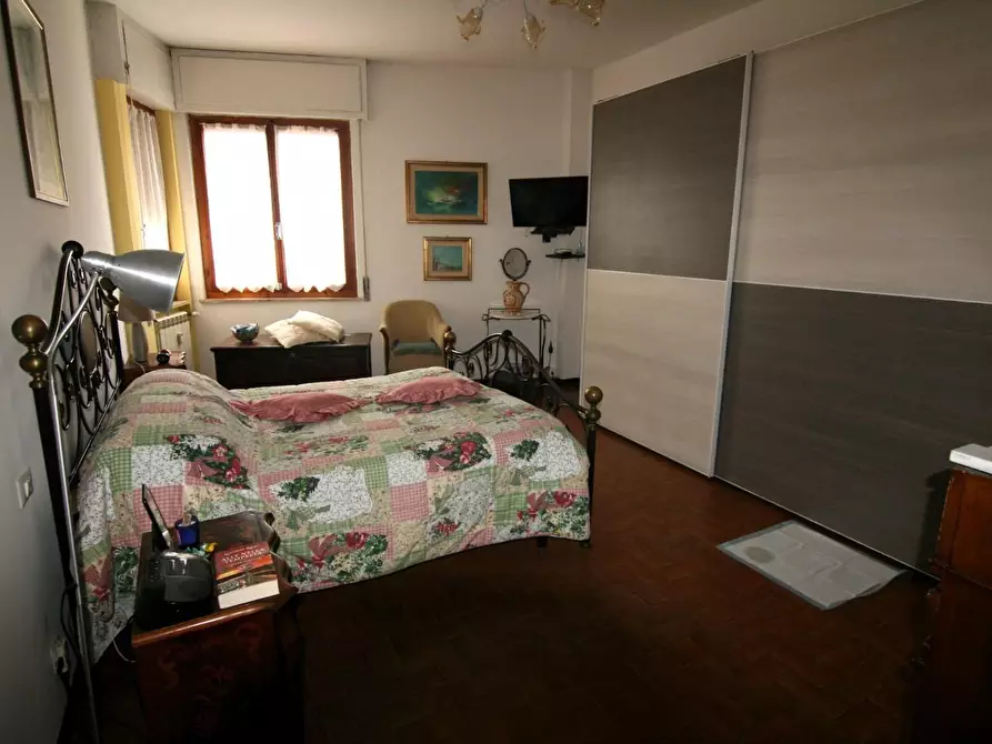 Immagine 9 di Appartamento in vendita  a Carrara