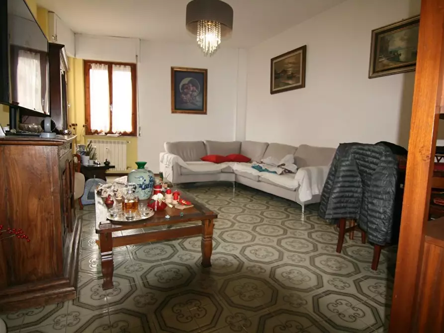 Immagine 3 di Appartamento in vendita  a Carrara