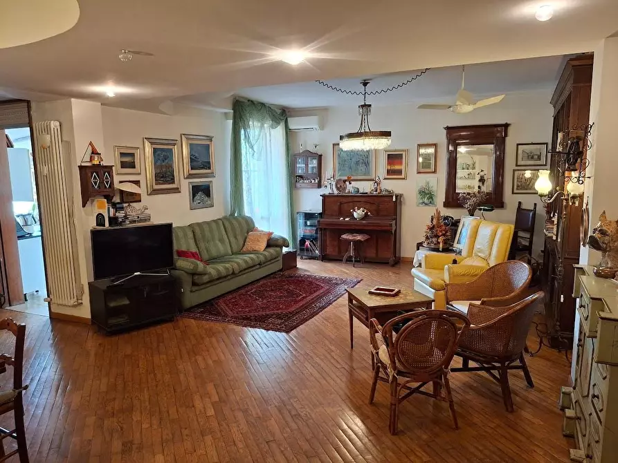 Immagine 1 di Appartamento in vendita  a Pisa