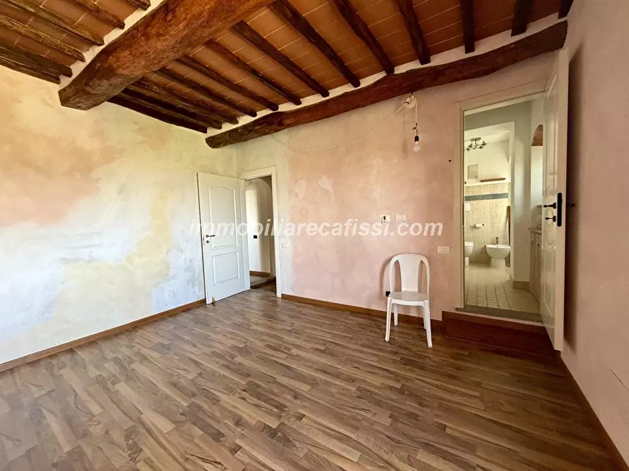 Immagine 28 di Casa colonica in vendita  a Carmignano