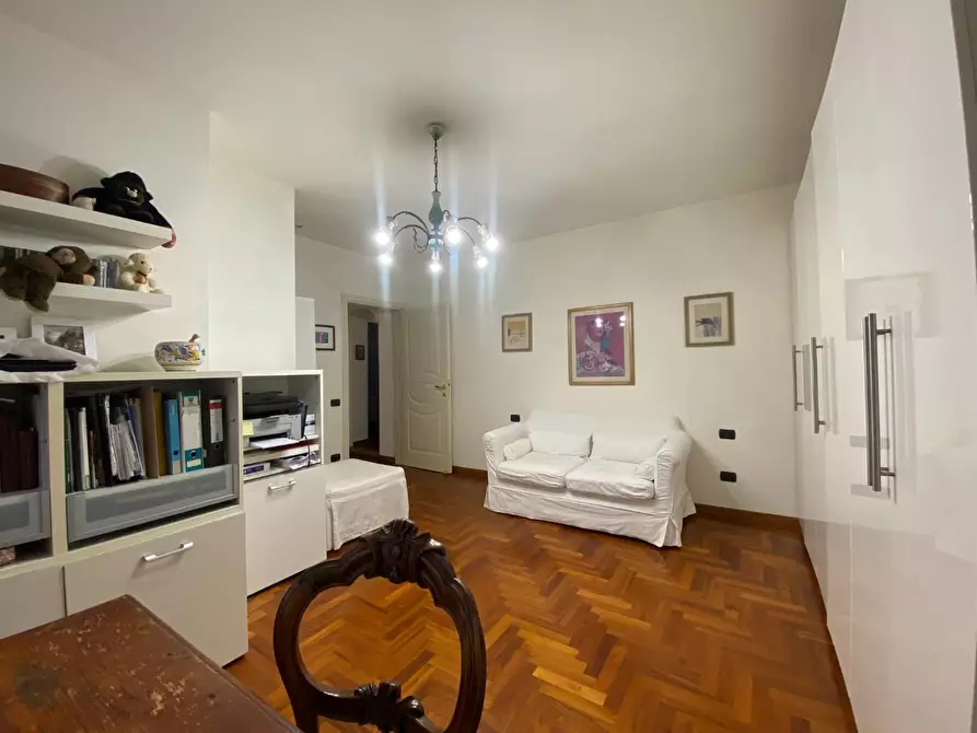 Immagine 17 di Casa colonica in vendita  a Carmignano