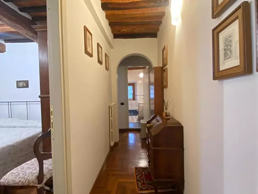Immagine 15 di Casa colonica in vendita  a Carmignano