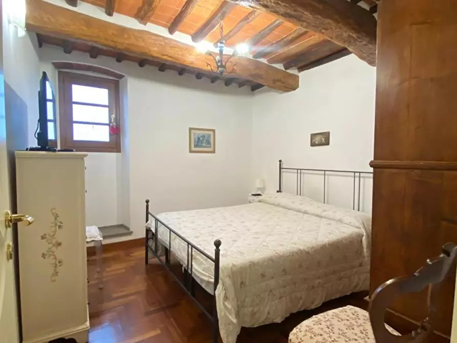 Immagine 19 di Casa colonica in vendita  a Carmignano