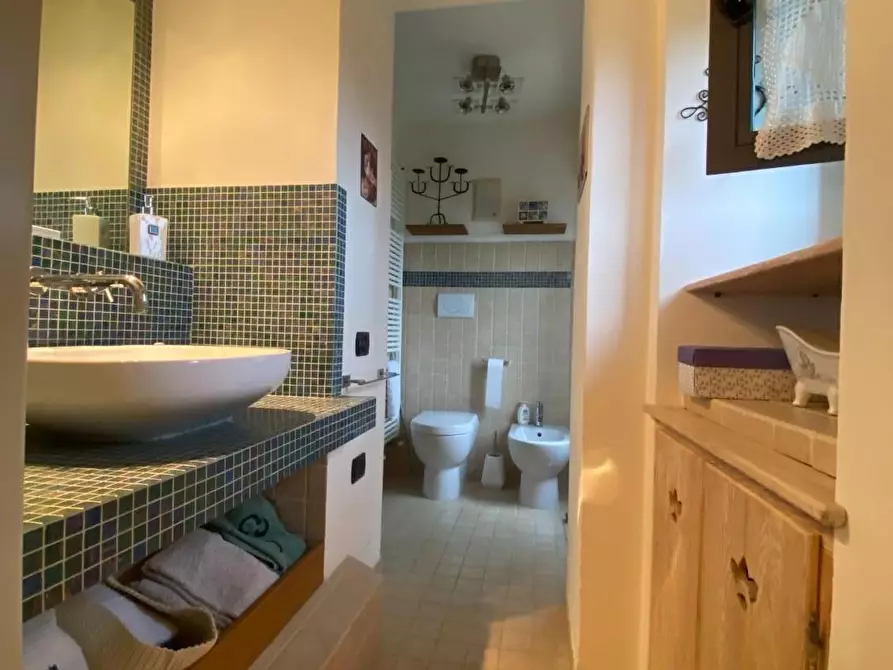 Immagine 27 di Casa colonica in vendita  a Carmignano