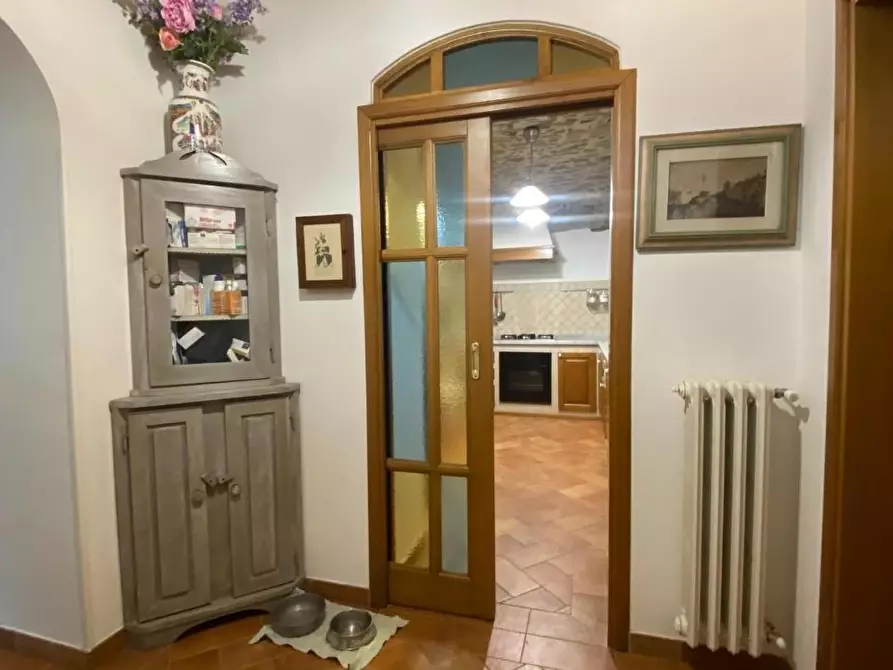 Immagine 10 di Casa colonica in vendita  a Carmignano