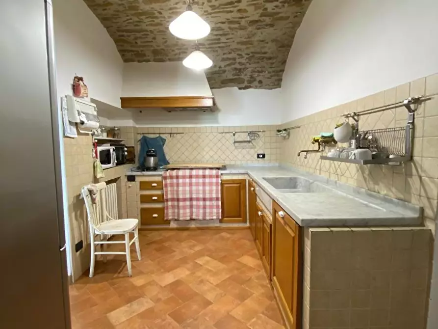 Immagine 7 di Casa colonica in vendita  a Carmignano