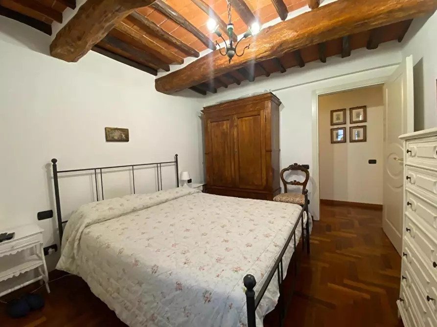 Immagine 20 di Casa colonica in vendita  a Carmignano