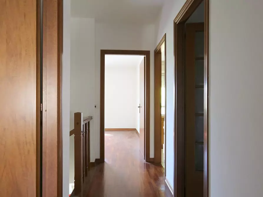 Immagine 11 di Appartamento in vendita  a Pontedera