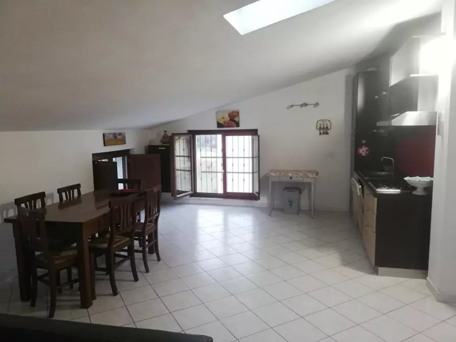 Immagine 2 di Appartamento in vendita  a Montignoso