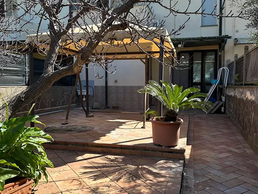 Immagine 18 di Villetta a schiera in vendita  a Campiglia Marittima