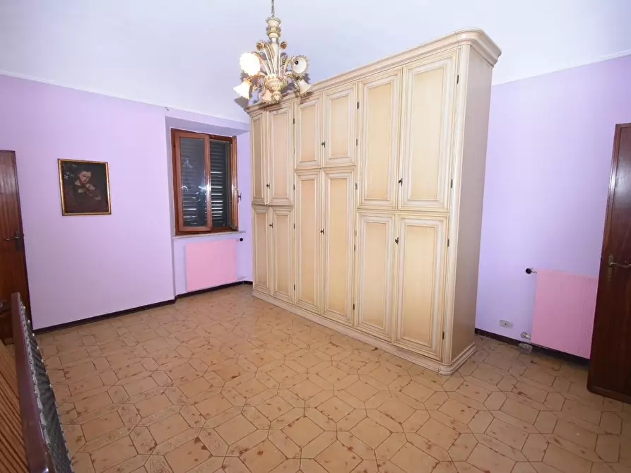 Immagine 8 di Appartamento in vendita  a Lucca