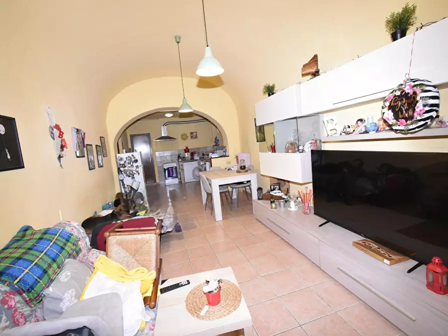 Immagine 2 di Appartamento in vendita  a Lucca