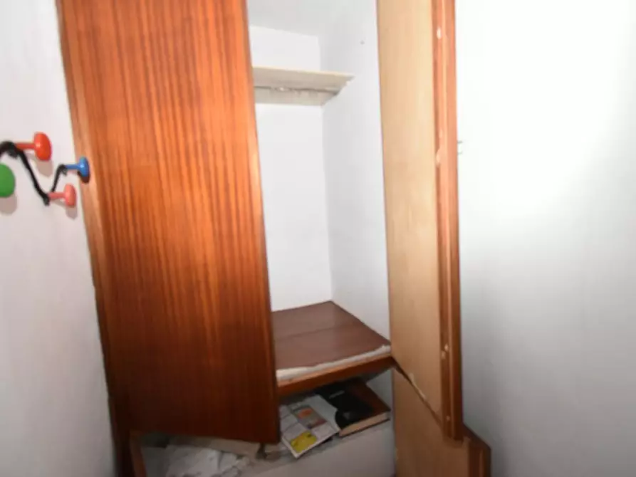 Immagine 10 di Appartamento in vendita  a Lucca