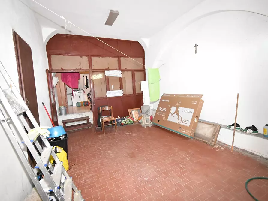 Immagine 47 di Appartamento in vendita  a Lucca