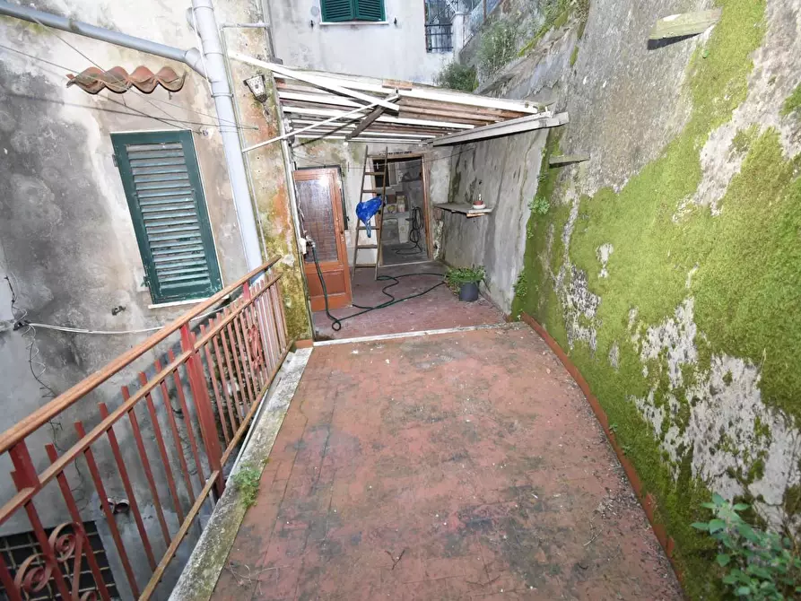 Immagine 23 di Appartamento in vendita  a Lucca