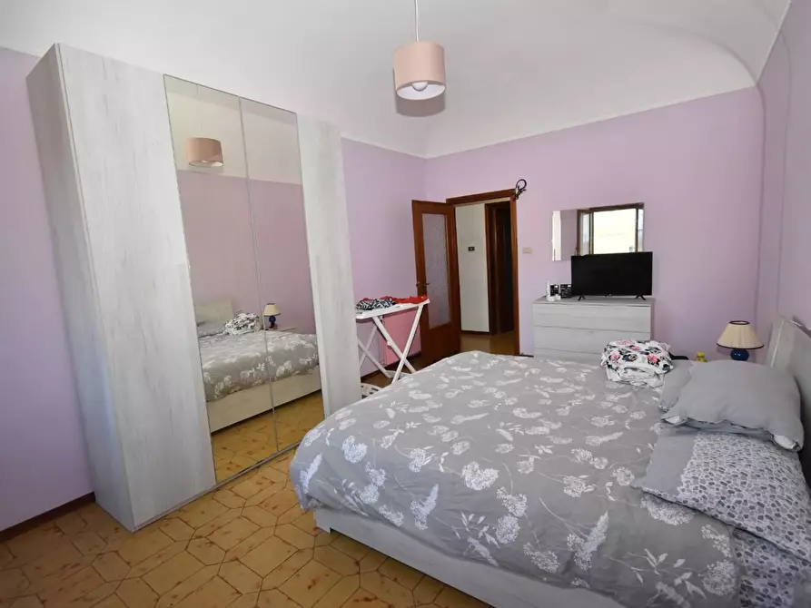 Immagine 14 di Appartamento in vendita  a Lucca