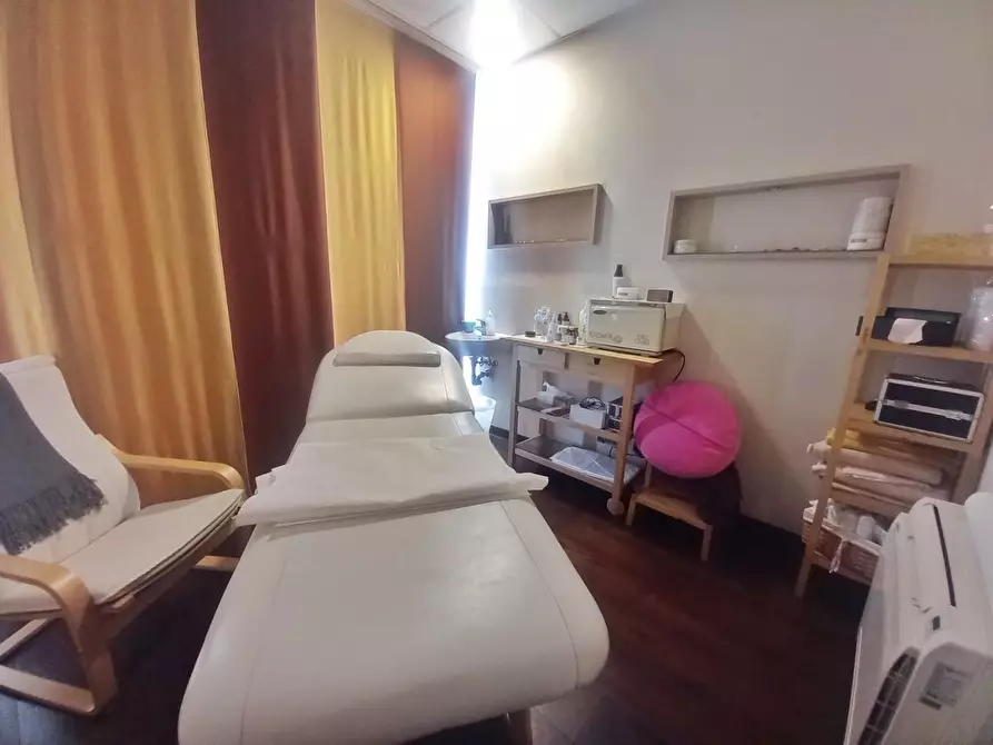 Immagine 18 di Attività commerciale in vendita  a Fucecchio