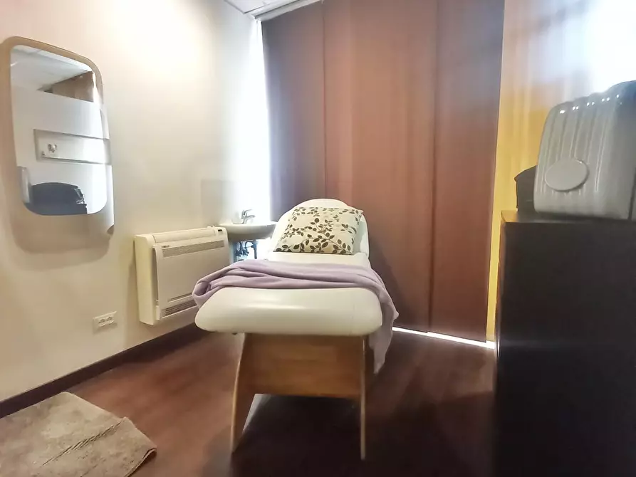 Immagine 19 di Attività commerciale in vendita  a Fucecchio