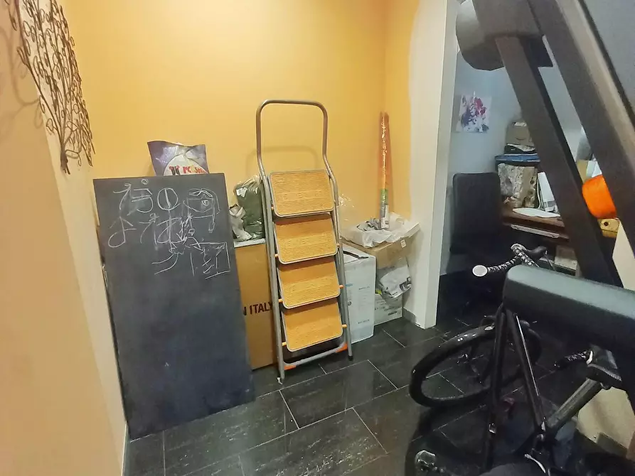 Immagine 30 di Attività commerciale in vendita  a Fucecchio