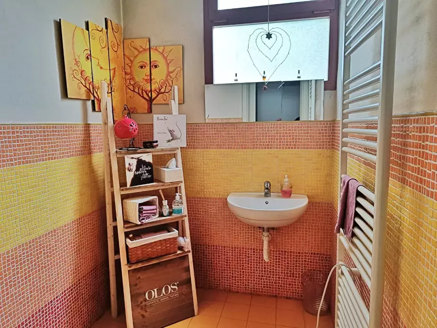 Immagine 14 di Attività commerciale in vendita  a Fucecchio