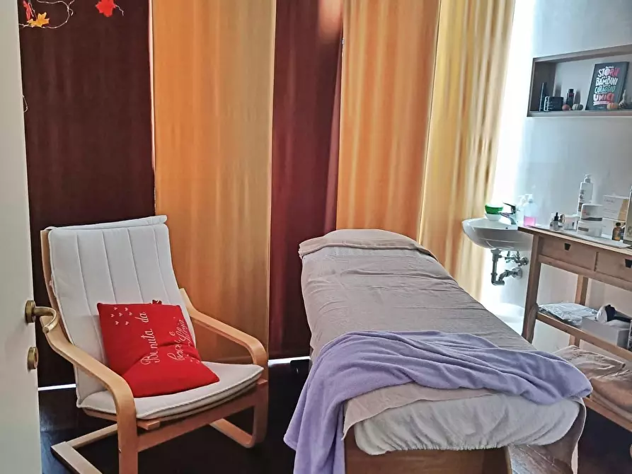 Immagine 9 di Attività commerciale in vendita  a Fucecchio