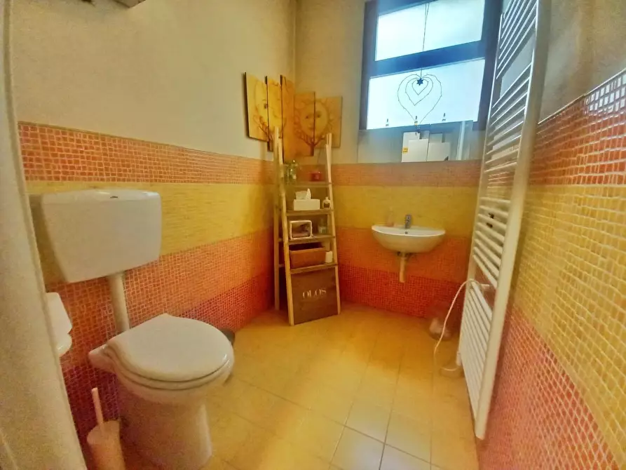 Immagine 24 di Attività commerciale in vendita  a Fucecchio