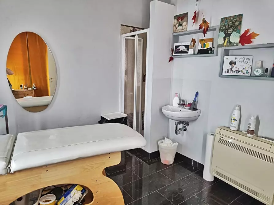 Immagine 12 di Attività commerciale in vendita  a Fucecchio