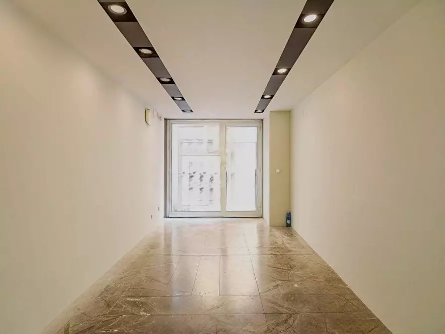 Immagine 4 di Locale commerciale in affitto  a Pisa