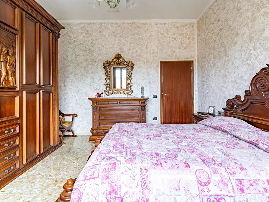 Immagine 36 di Villa in vendita  a Fucecchio