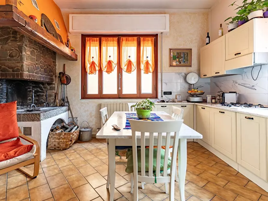 Immagine 9 di Villa in vendita  a Fucecchio